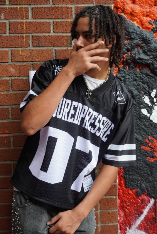 Black 'I WEAR STRENGTH' - Endured Pressure